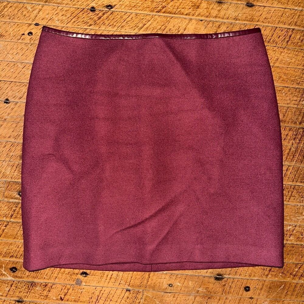 White House Black Market red lined 8 business casual skirt